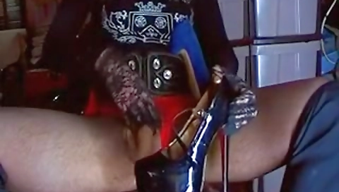 She'sri onsting his friend thrills of him