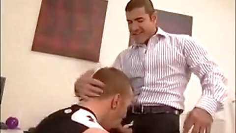 Spanish girl's pussy gets fucked by a