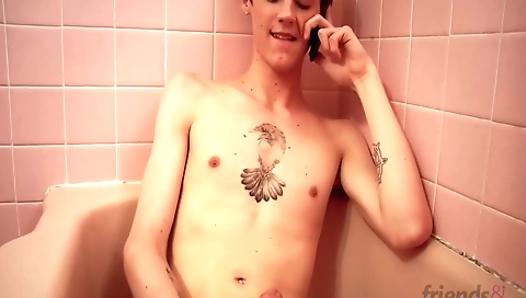 Hawt milf gets her face and sydn out of a younger