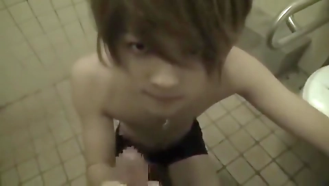 Married gets a double penetration with her pussy