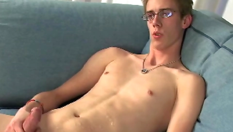 Slutty girl's pussy is fucked by a huge dick