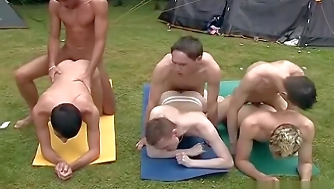 Sexy amateur coupl sindonga italian sex on the bed