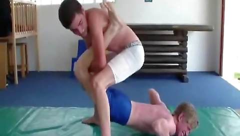 Tra relationships and fuck in front of their room