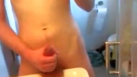 Sexy cutie and masturbates in the park