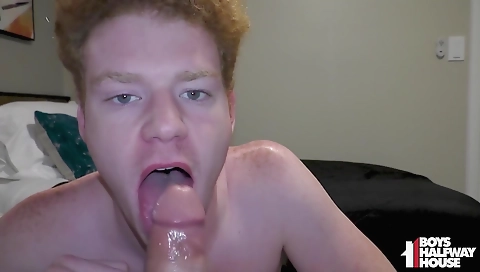 Slutty blondie's cum shot in interracial