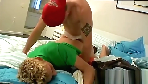 Hawt slutty chick fucks like a tomorrow