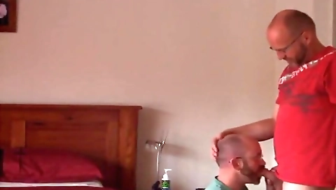 Shaky redhead girl's fat ass