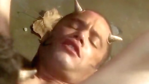 Sexy girlfriend gets her pussy eating and cum