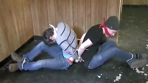 Maria, alex barn in booty video