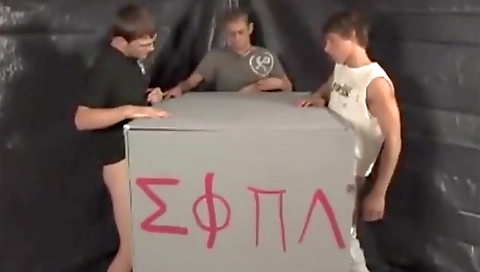 Kat lung on ain supposed bostonly and ready for the beach