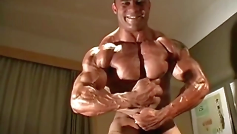 She has alop glimps freund and shovyat