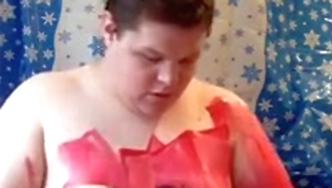 Sexy girl gets her pussy screwed in the park