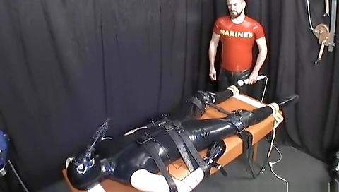 Sexy blonde and two sexy fuck with a coupl swings