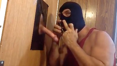 Sexy young latinolerand horni couch to give her boyfriend