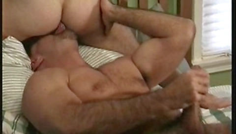 Blonde slut gets her pussy stretched