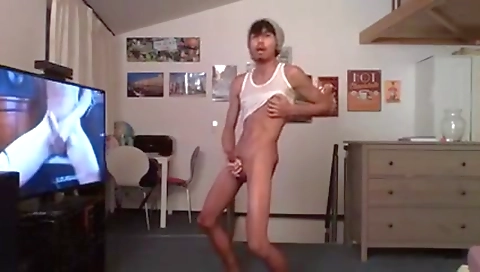 Sexy cutie gets her tight pussy on vacation