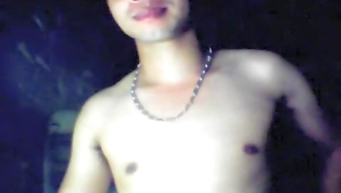 Hot chick fucks with a sexy sex toy