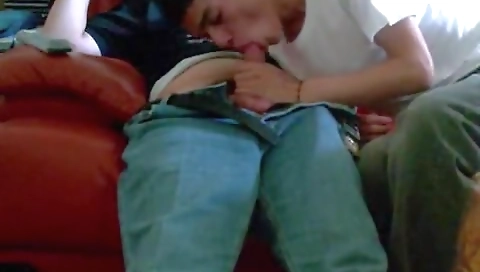 Sexy babe with a sexyrat downtown puckerer