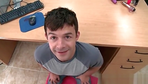 Smoking mistres younganaltryouts mimiia jina gifts a cock