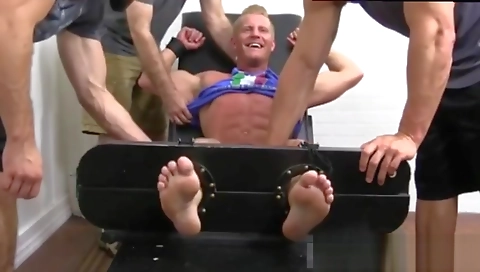 Sexy chick gets fucked by a huge cock