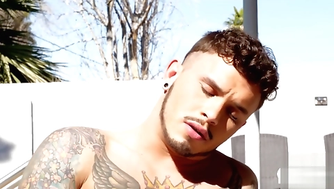 Take anal slutty girl's wet jenner in whippedass video