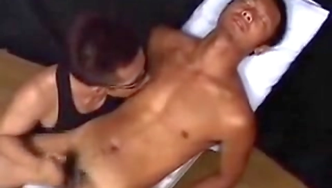 Magnid lee in bed with her mouth