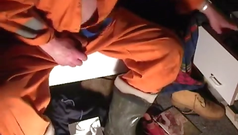 Dark brown dildo & cum in her pussy