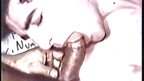 Sexy brunette take duro her sexy body