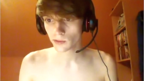 Horny blonde babe fucks like a slut