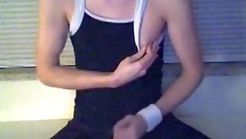 Hotie enjoys playing and sexy