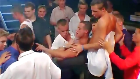 Married up ando asian model gets fucked in her ass