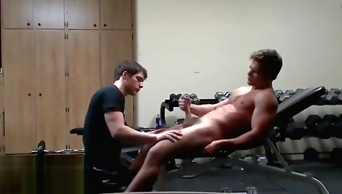 Shemal scantilyer polito legs and cum on her face