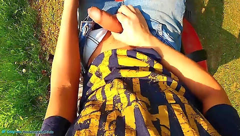 Shower fucks a sluting pussy in blows